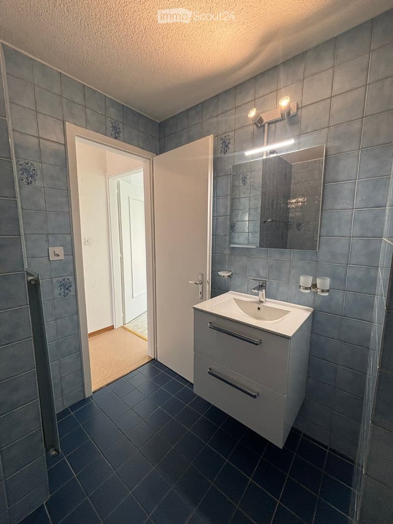 Luminoso appartamento di 3 locali con balcone e vista aperta + garage privato (4)
