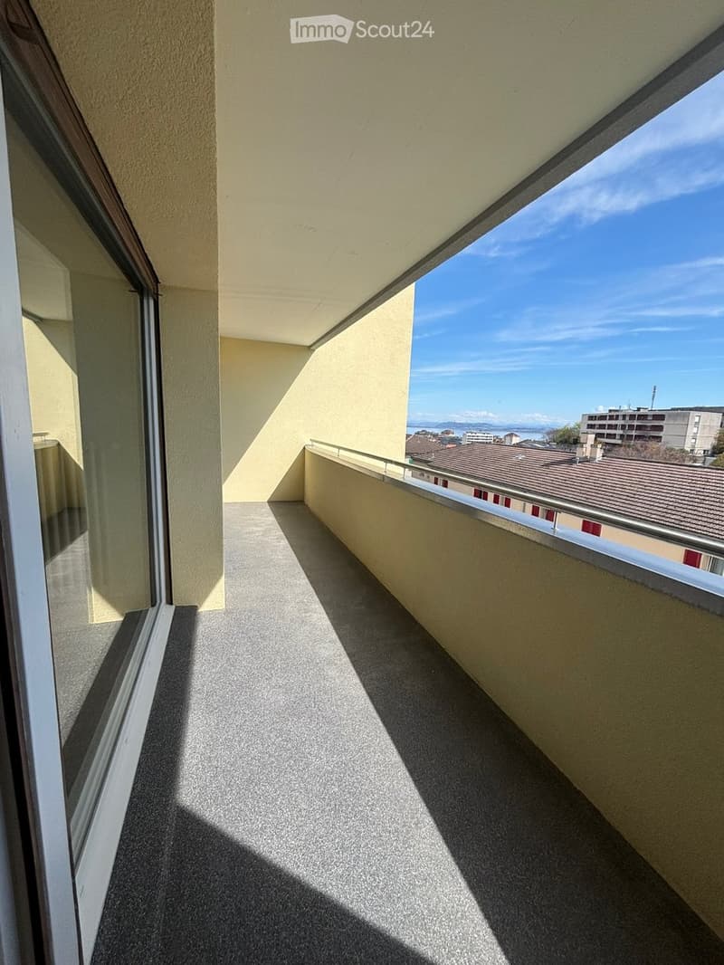 Luminoso appartamento di 3 locali con balcone e vista aperta + garage privato (5)