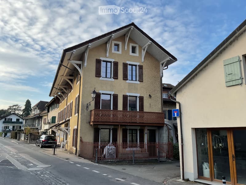 Magnifique attique rénové de 58 m² au centre de Prangins (3)