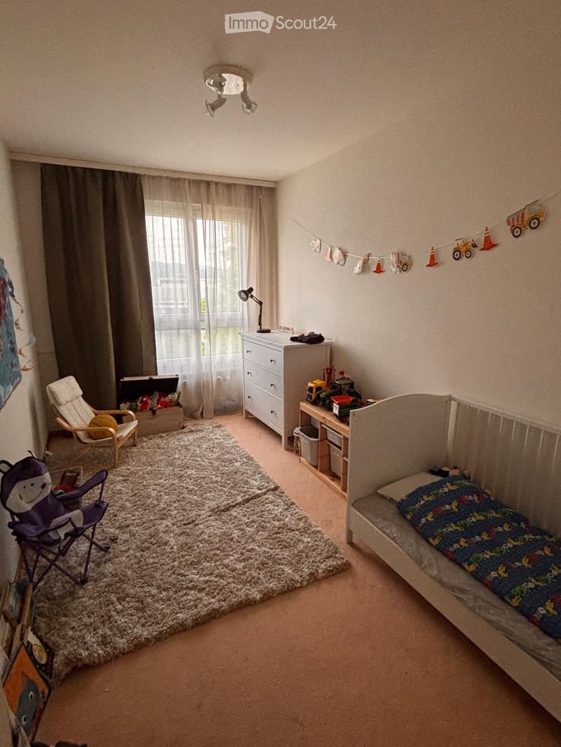 Lumineux et grand appartement de 6,5 pièces à Nyon (9)