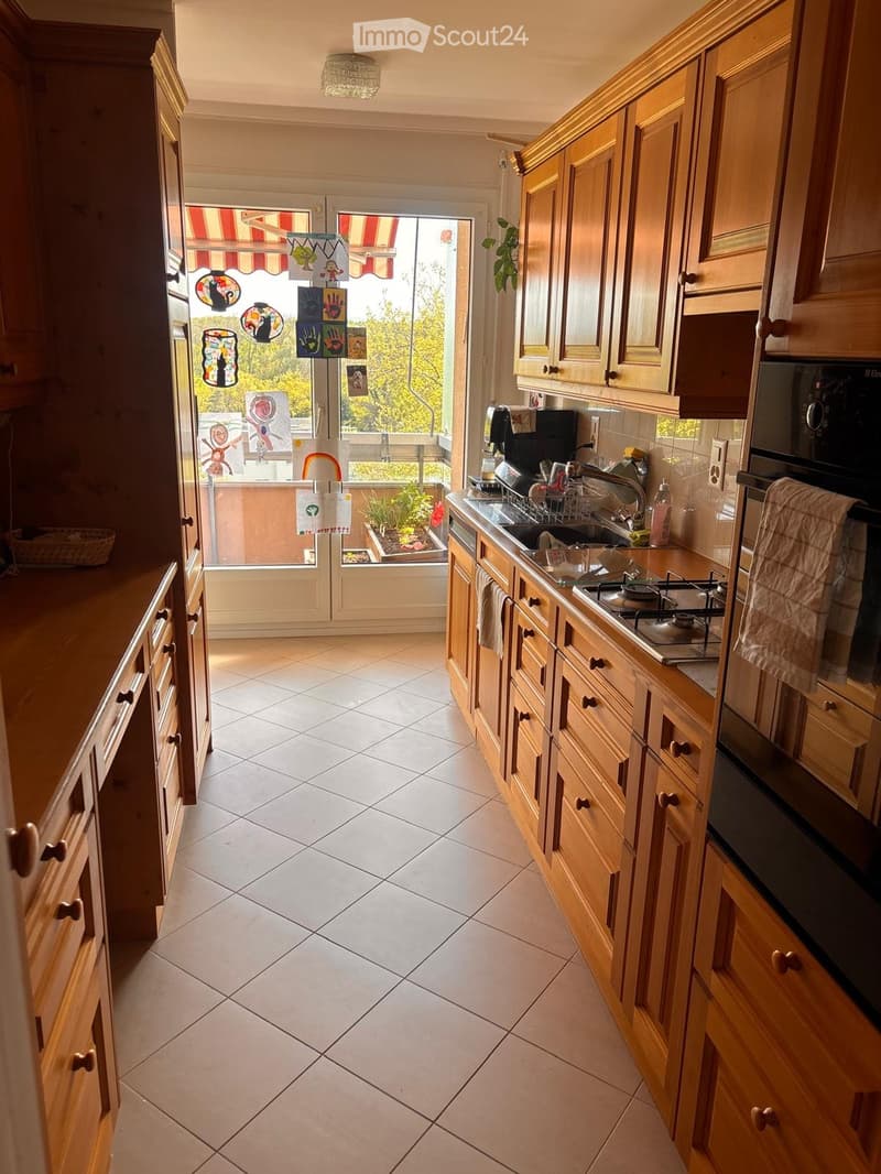 Lumineux et grand appartement de 6,5 pièces à Nyon (2)