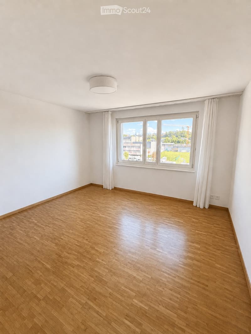 2.5 rooms renovated 55 m² with glazed balcony - Givisiez (3)