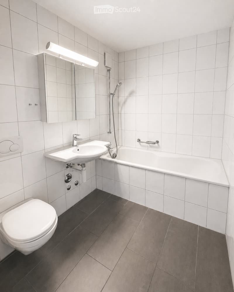 2.5 rooms renovated 55 m² with glazed balcony - Givisiez (4)
