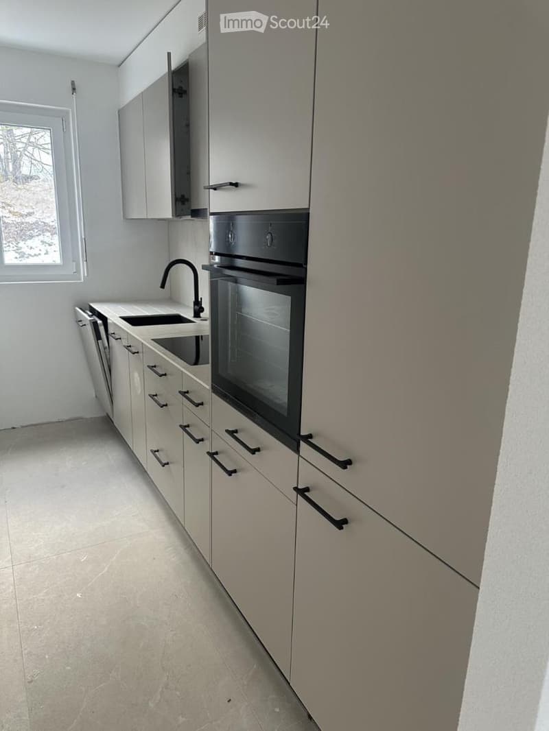 Neue 3.5-Zimmer-Wohnung, nahe Bahnhof, hell mit Balkon (3)