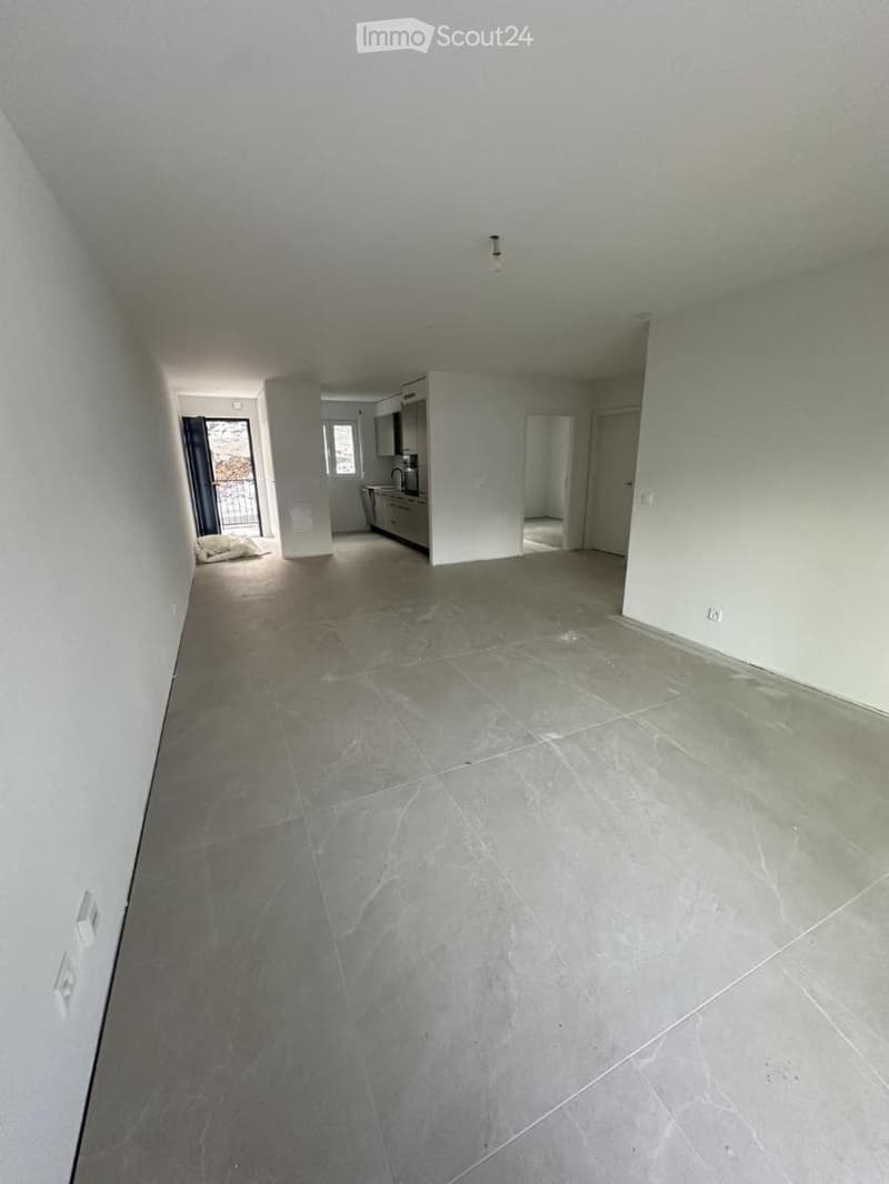 Neue 3.5-Zimmer-Wohnung, nahe Bahnhof, hell mit Balkon (1)