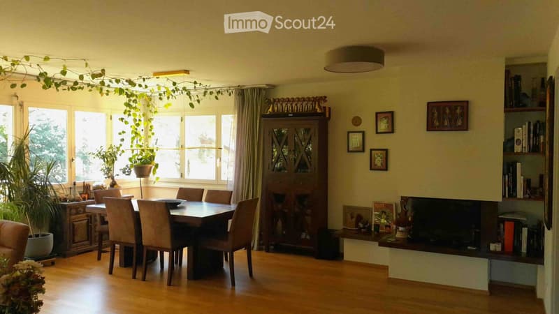 Geräumige möblierte 4,5-Zimmer-Wohnung mit Balkon (4)