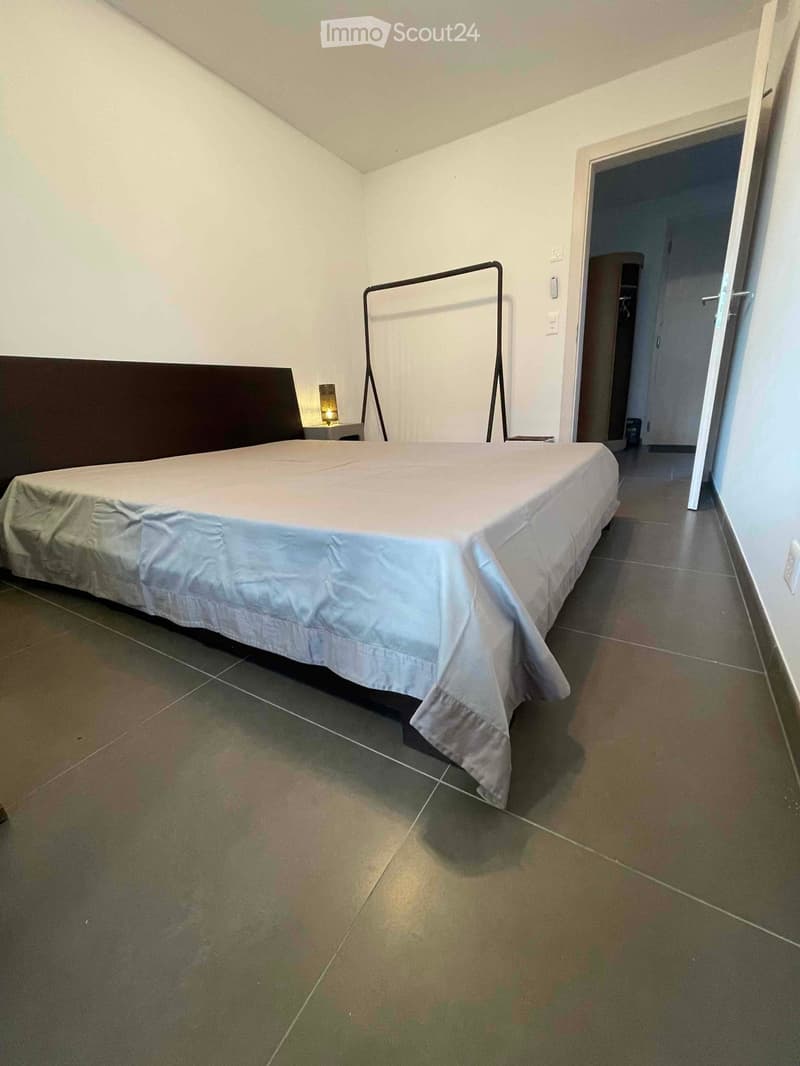Zimmer möbliert in 3,5-Zimmer-Wohnung (2)