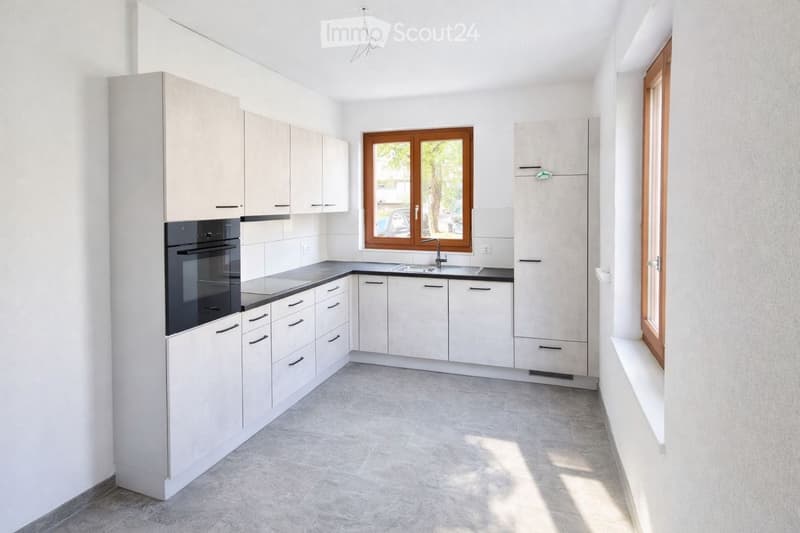Großzügige 6-Zimmer-Wohnung im Erdgeschoss (1)