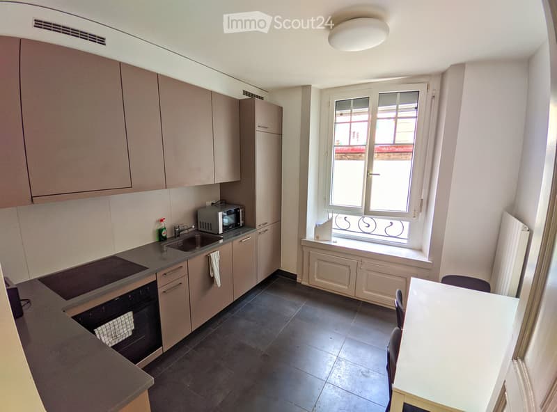Chambre en sous-location en plein centre-ville de Lausanne (3)