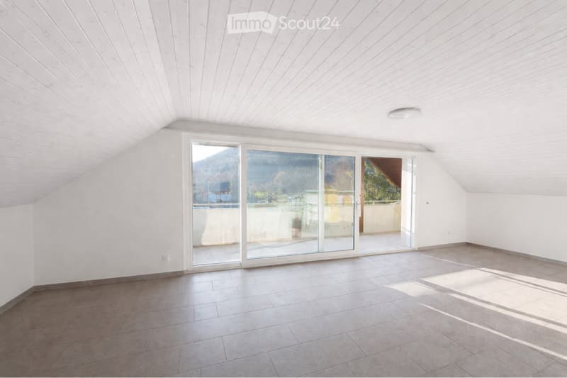 Freshly modernized attic apartment with a view, incl. garage (2)