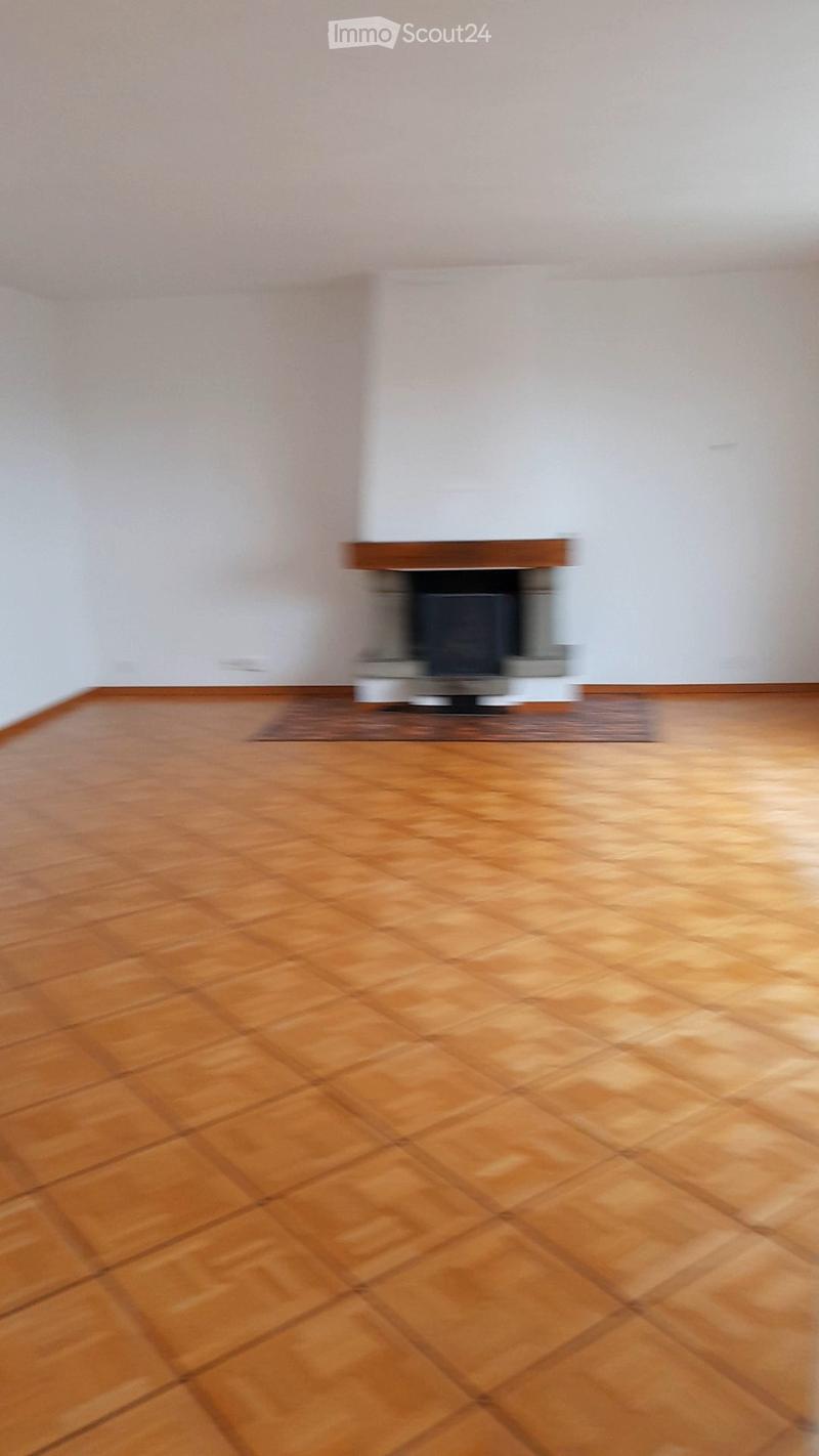 Prächtige 4.5-Zimmer-Wohnung im letzten Stock mit großer Terrasse (4)