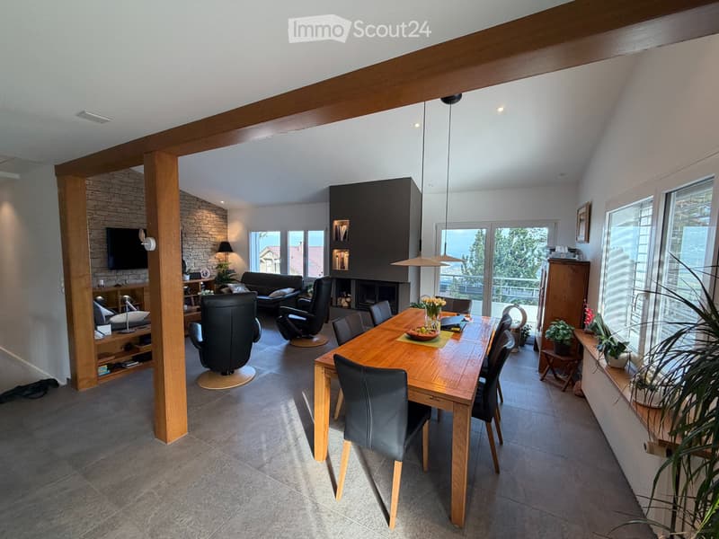 Villa with panoramic view, large garden and heated pool (5)