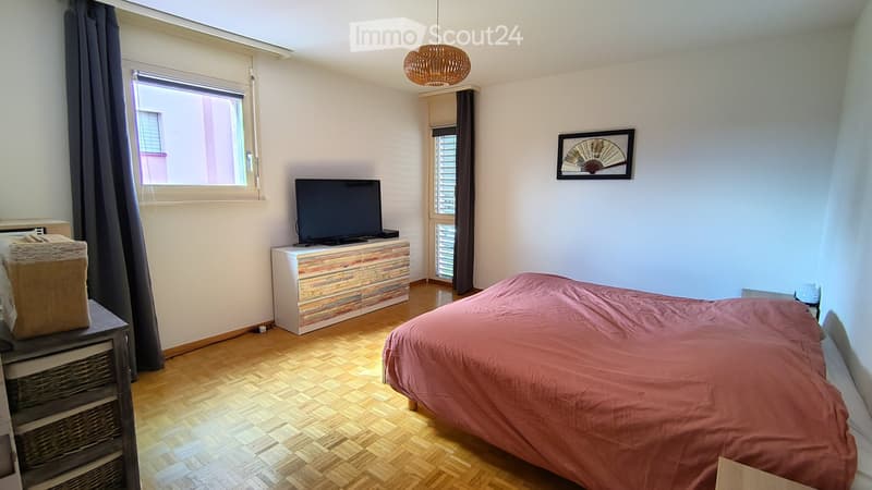 Ampio appartamento di 4,5 locali con balcone a La Corbaz (3)
