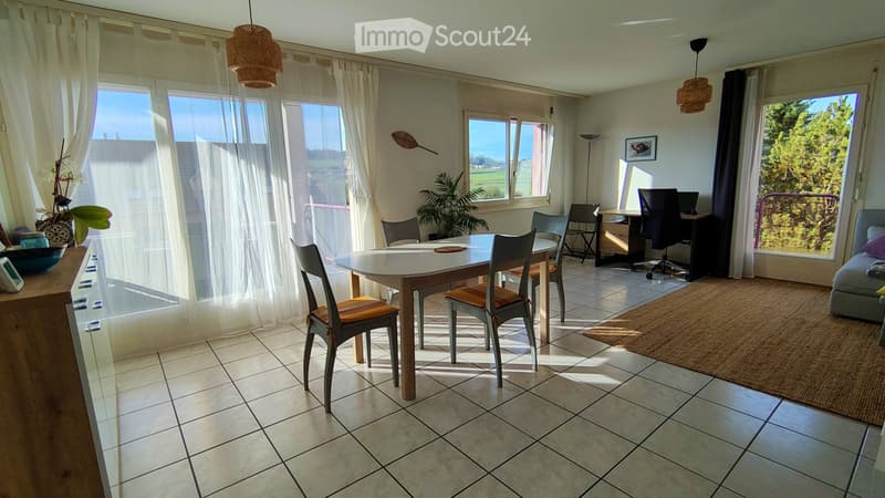 Ampio appartamento di 4,5 locali con balcone a La Corbaz (4)
