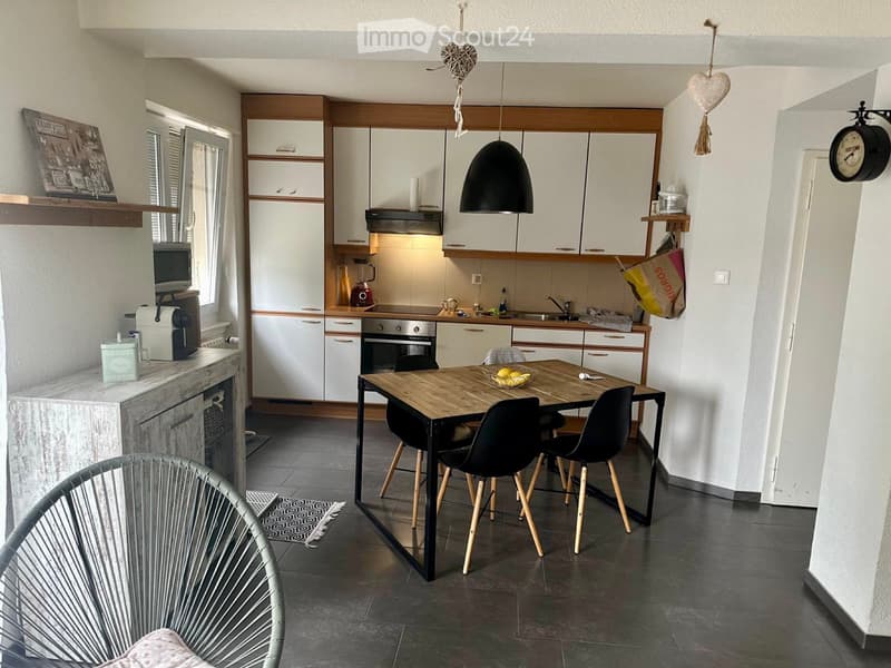 Beautiful 2.5-room modern apartment with balcony (2)