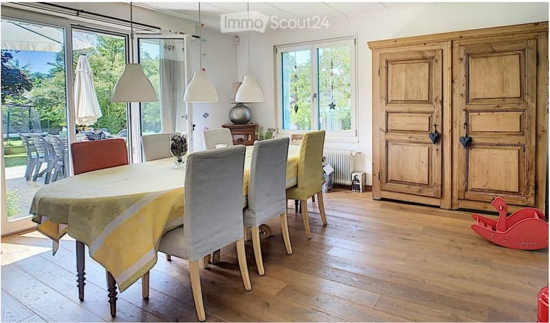 Charmante Villa 5,5 Zimmer mit großem Garten in Carrouge/VD (3)