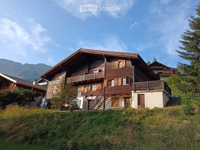 Cozy chalet with authentic Alpine atmosphere (3)