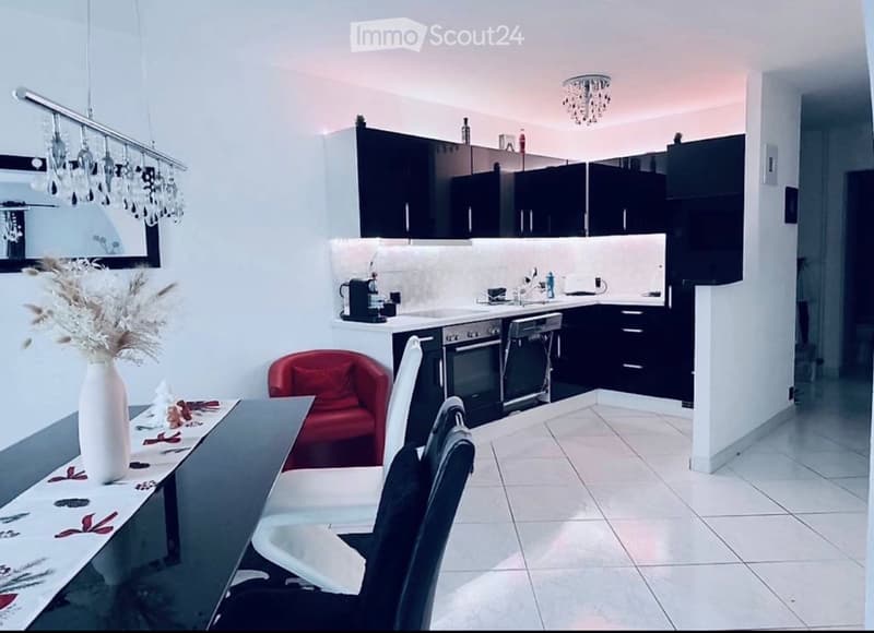 Schönes Apartment mit 3,5 Zimmern in Marin (2)
