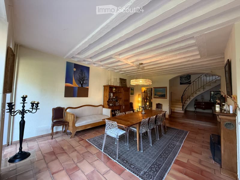 House of exceptional beauty with sublime lake view in the heart of the village (5)