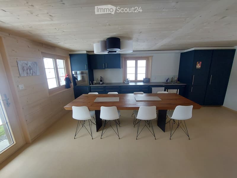 Prächtige Wohnung mit Garten in einem total renovierten Chalet (2)