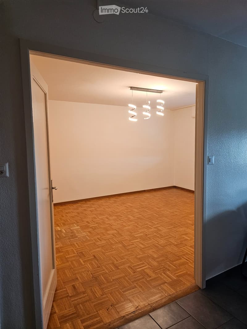 Room for rent for one or two women or students (1)