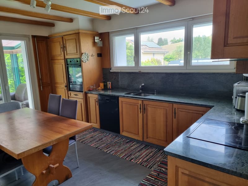 A superb furnished room for rent (1)