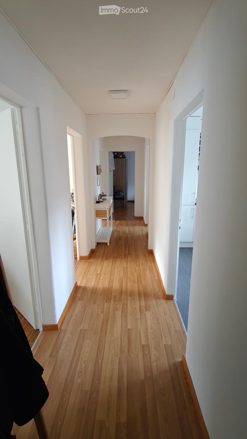 Prächtige 4.5-Zimmer-Wohnung mit großem Balkon (4)