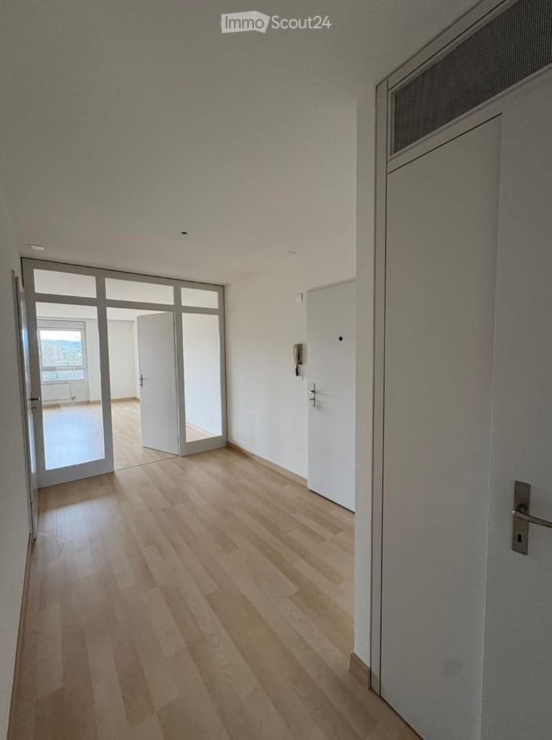 Appartamento di 3,5 locali con balcone e vista panoramica a Kaiseraugst (2)