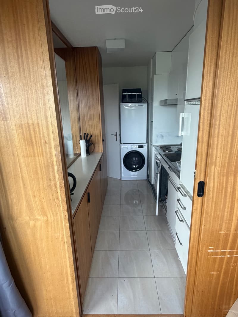 Möbliertes 2.5-Zimmer-Appartement mit Panoramablick (3)