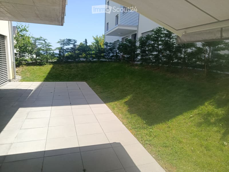Moderne 3,5-Zimmer-Wohnung mit großer Terrasse (4)