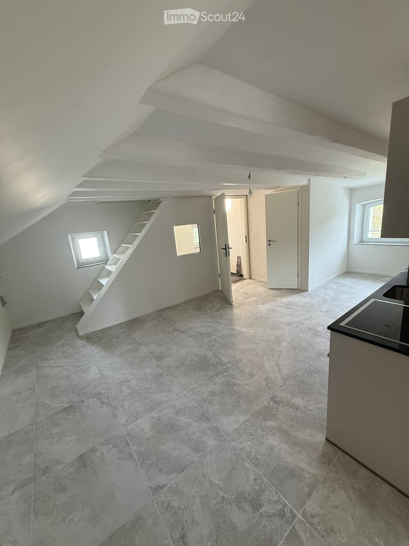 Wohnung 4,5 Zimmer zur Miete in La Côte-aux-Fées - 1. Stock (2)