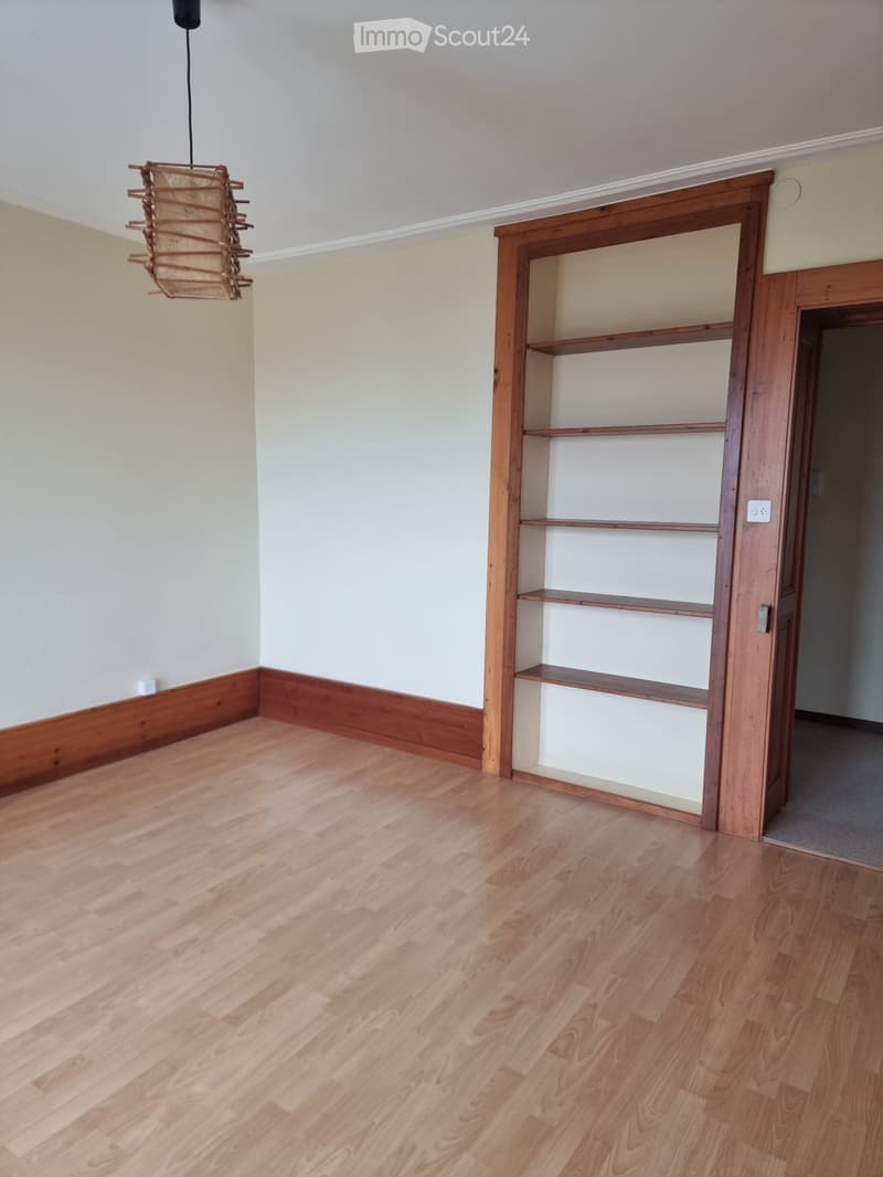 À louer Appartement 4 pièces avec balcon et vue sur le lac (4)