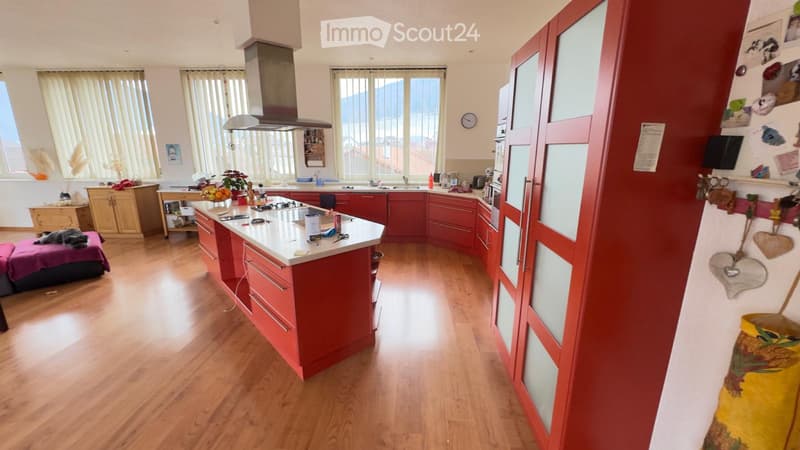 À vendre - Attique lumineux et spacieux à Court (1)