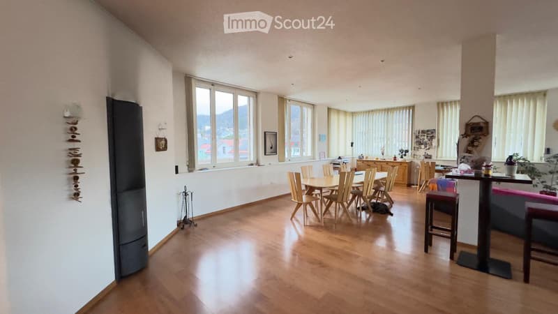 À vendre - Attique lumineux et spacieux à Court (3)