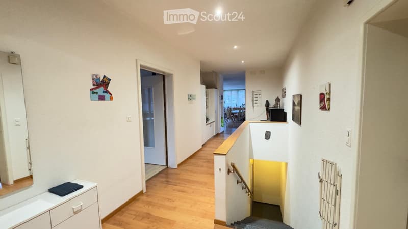 À vendre - Attique lumineux et spacieux à Court (5)
