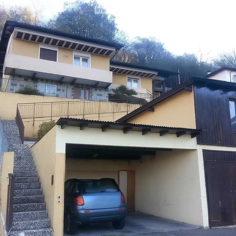 Casa indipendente in vendita a Bogno+magazzino (1)