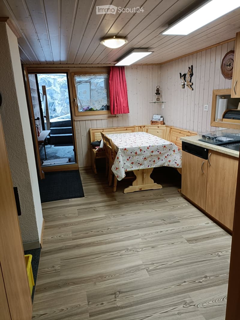 Grand appartement 4.5 pièces meublé à louer à Feschel (3)