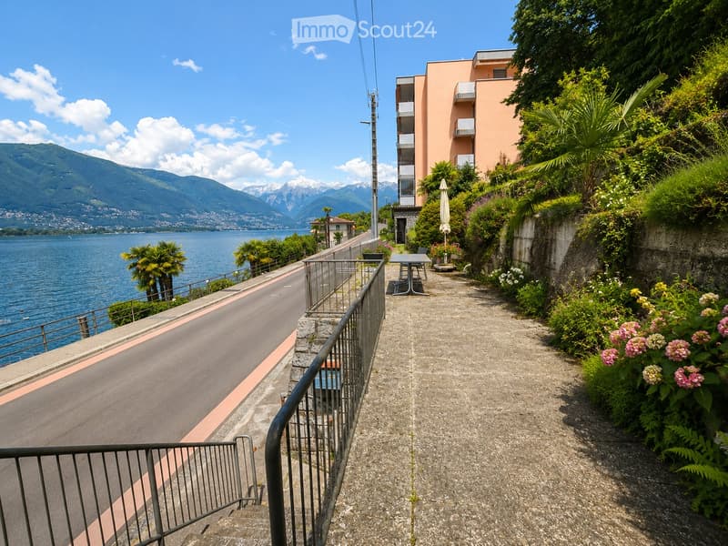 Maison avec vue lac fantastique 615 m2 de terrain total (4)
