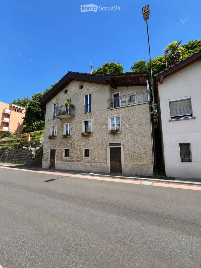 Maison avec vue lac fantastique 615 m2 de terrain total (2)