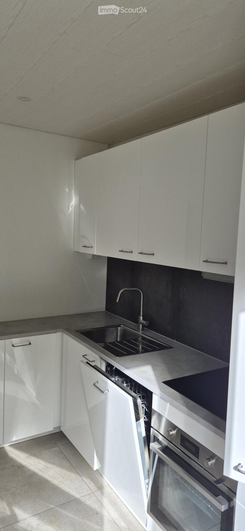 Wohnung mit 3 Zimmern im 2. Stock Ost (5)