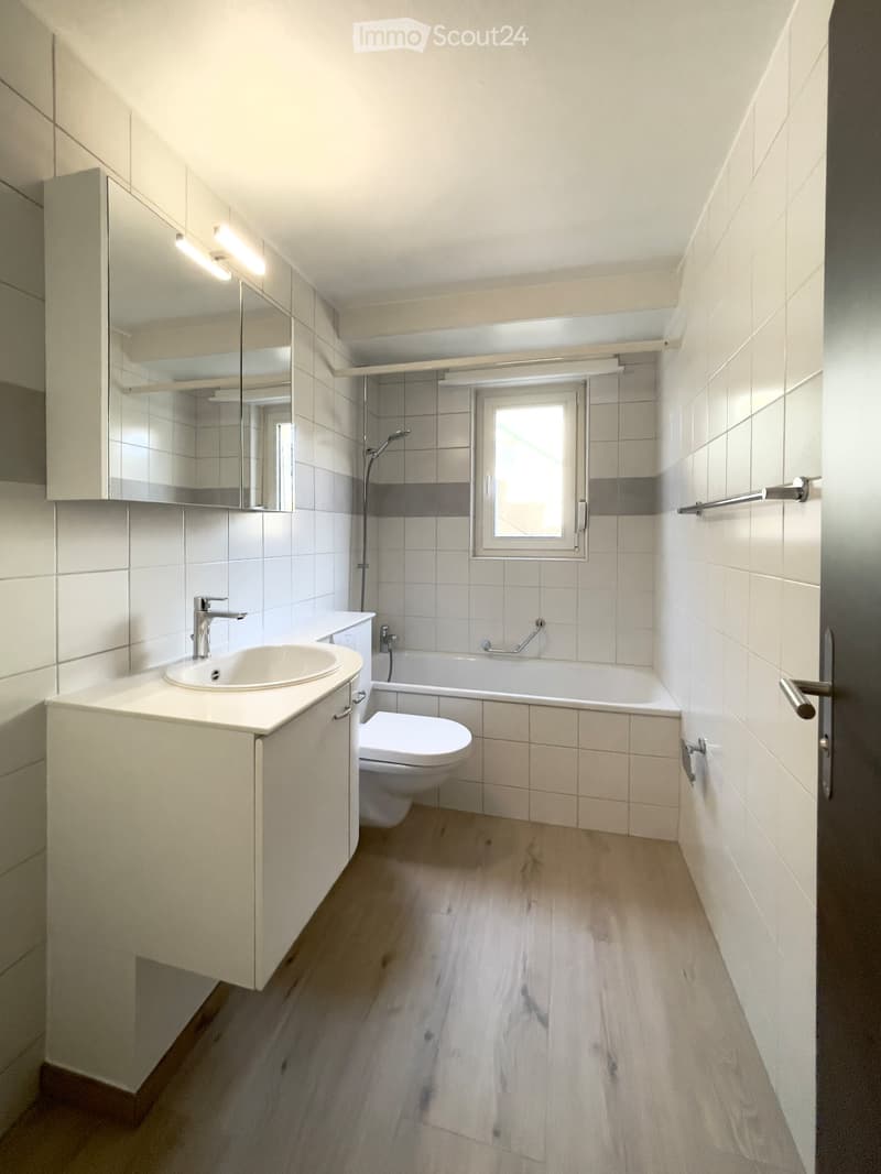 Moutier, Courtine 12 - Large 3.5-room apartment with small terrace (2)