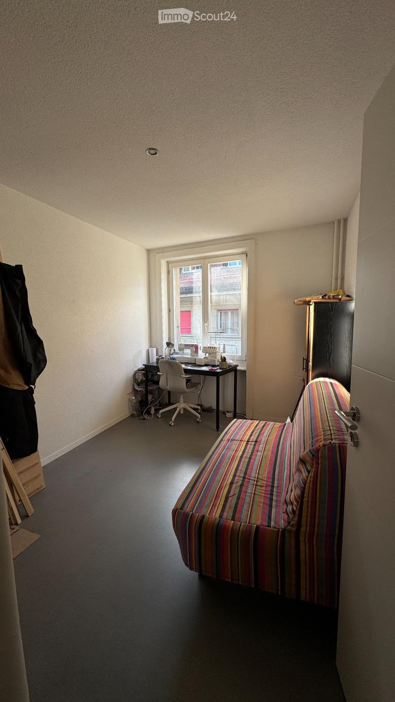 Ab sofort schöne 3-Zimmer-Wohnung im Herzen von Fribourg (4)