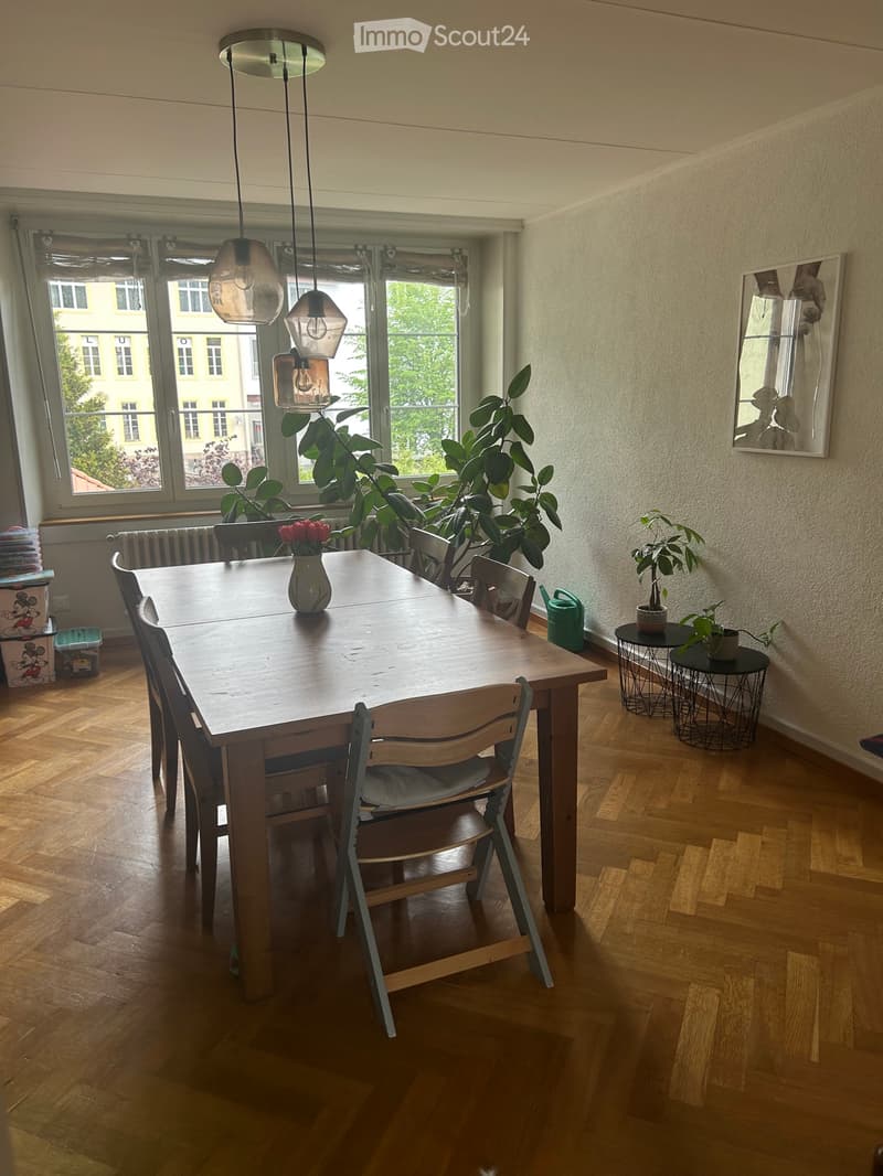 Wohnung mit 6 Zimmern zur Miete (2)