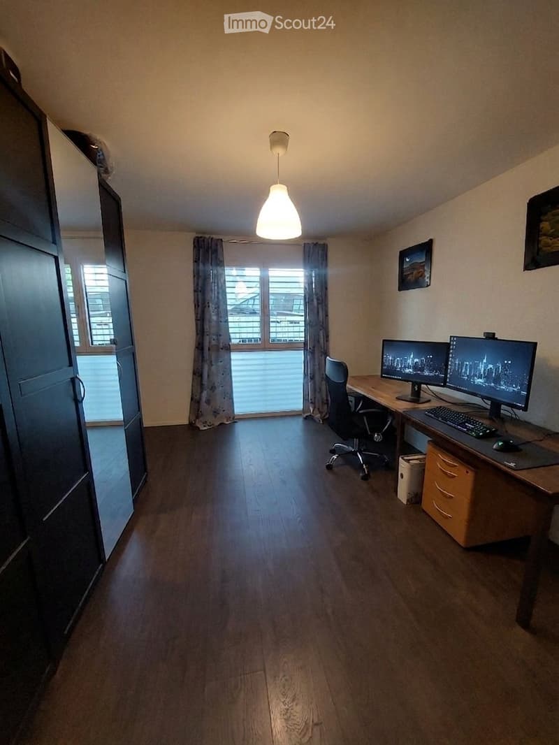 Mietvertrag zu übernehmen: 3,5 Zimmer mit Garten und Seeblick (2)