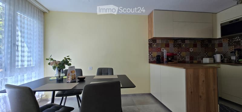 Appartement rénové de 3,5 pièces au rez-de-chaussée surélevé à Erlach (6)