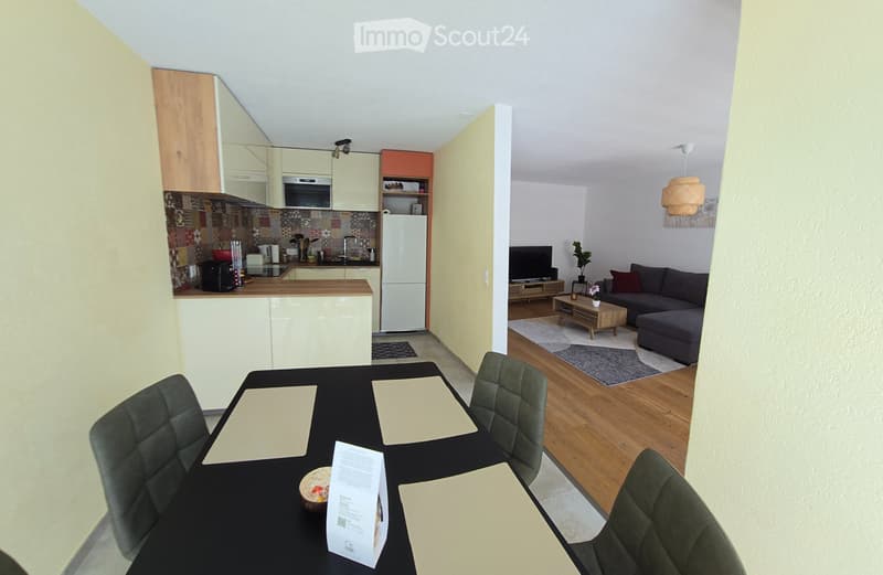 Appartement rénové de 3,5 pièces au rez-de-chaussée surélevé à Erlach (9)
