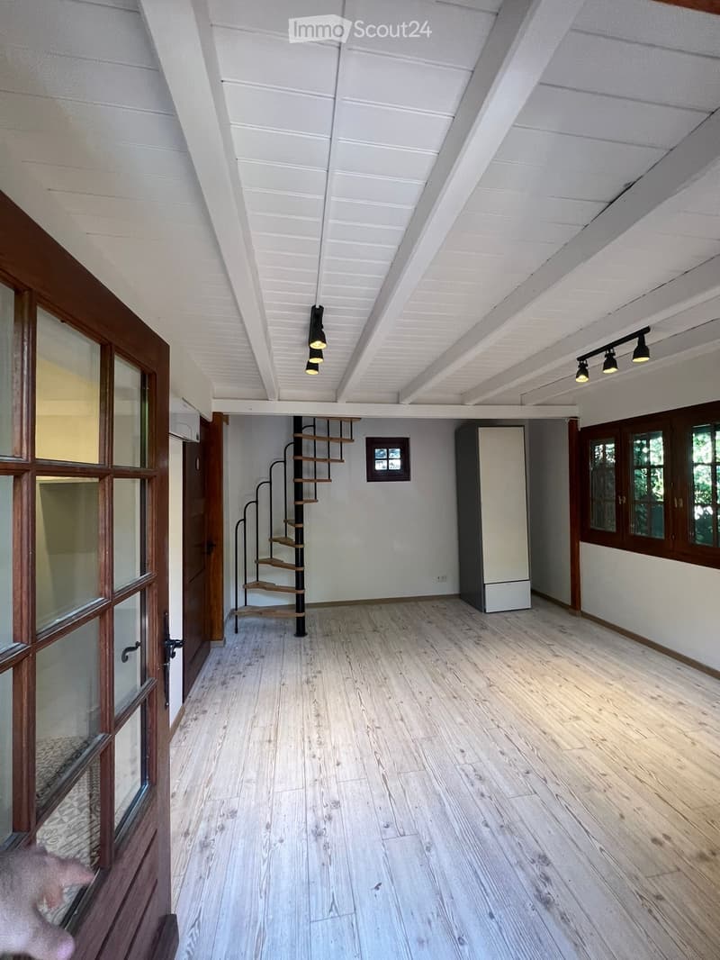 Renoviertes bewohnbares Chalet mit großem Garten in Lausanne (2)