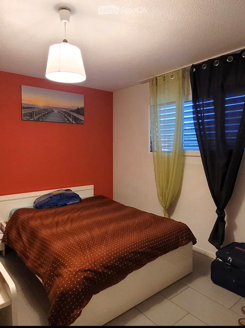 Zimmer in einer Wohngemeinschaft in einer neuen Wohnung (2)