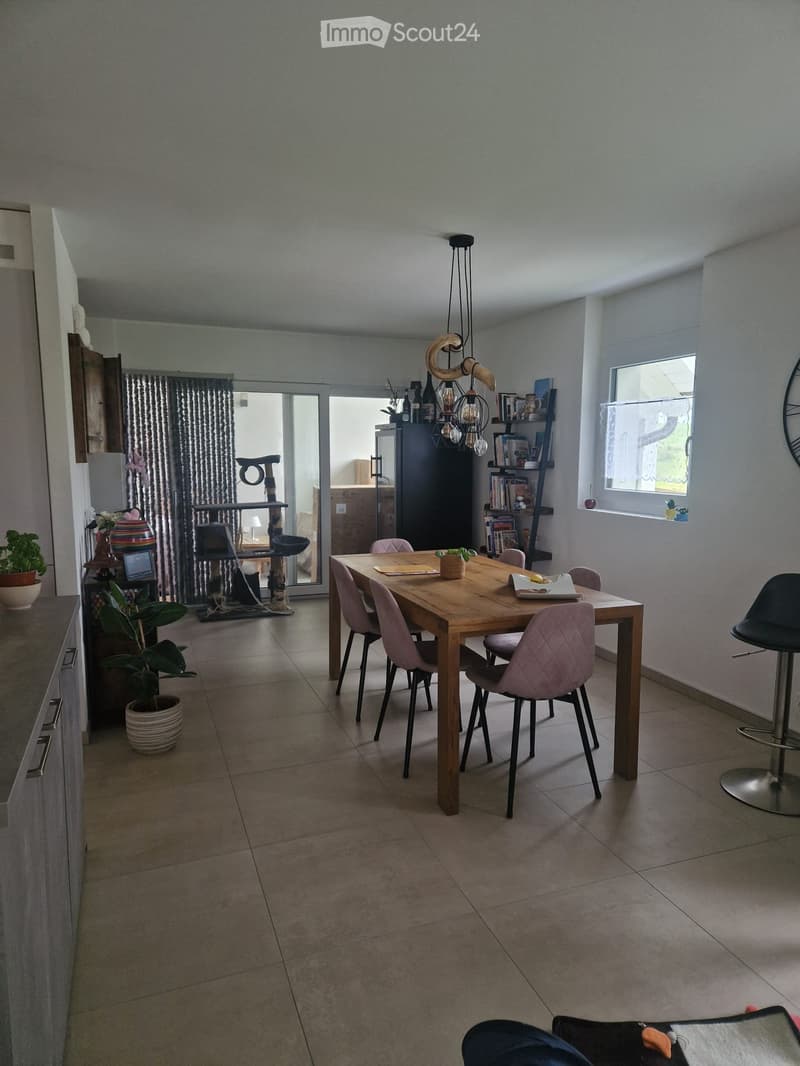 Meraviglioso appartamento in affitto a Sugnens (2)