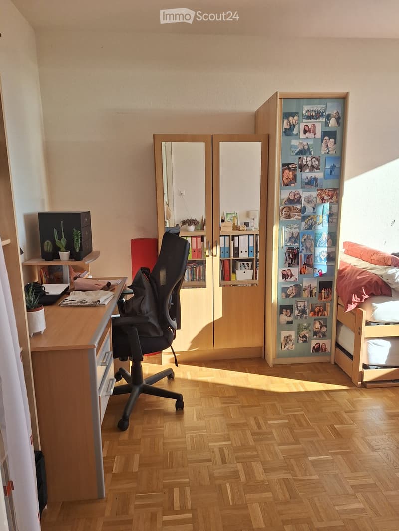 Bright studio close to public transportation (2)